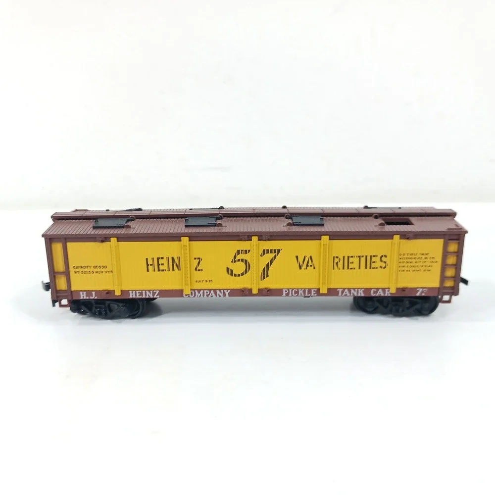 Athearn HO Scale Heinz 57 Varieties Pickle Tank Car Closed Sides 1476 Yellow